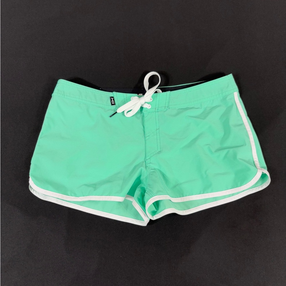 Dakine Hawaii Women Green Swin Board Cut Off Shorts Size 26